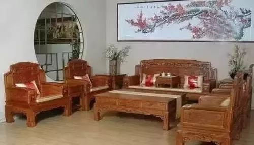 小葉紫檀哪種最好 只要記住這兩點(diǎn),你買的紅木家具就肯定會(huì)升值